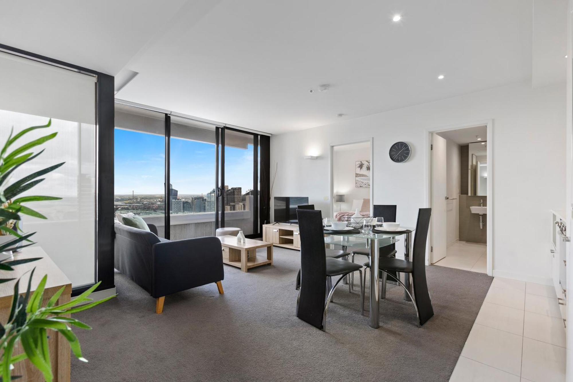 Complete Host Neo Apartments Melbourne Room photo