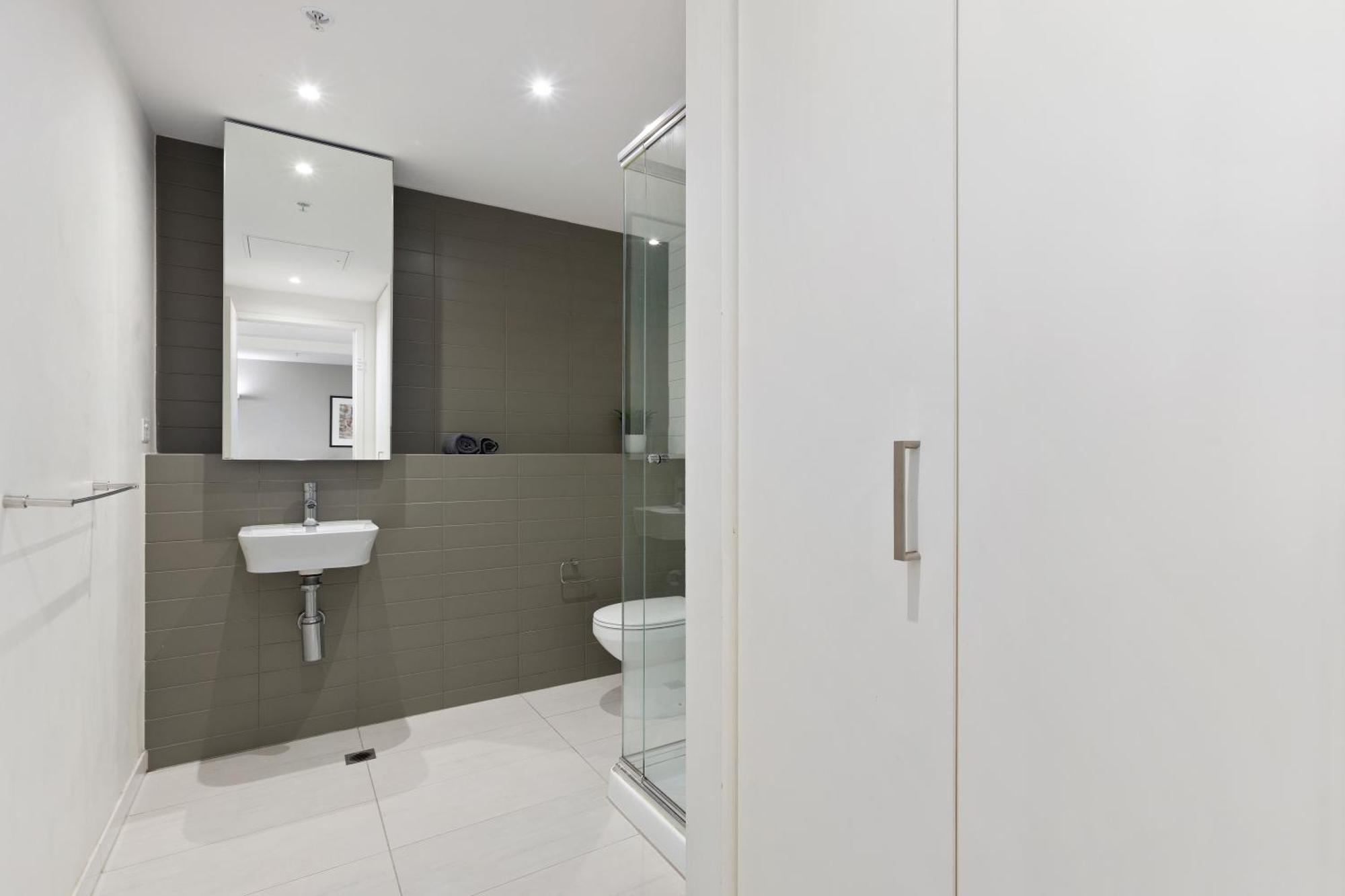 Complete Host Neo Apartments Melbourne Room photo