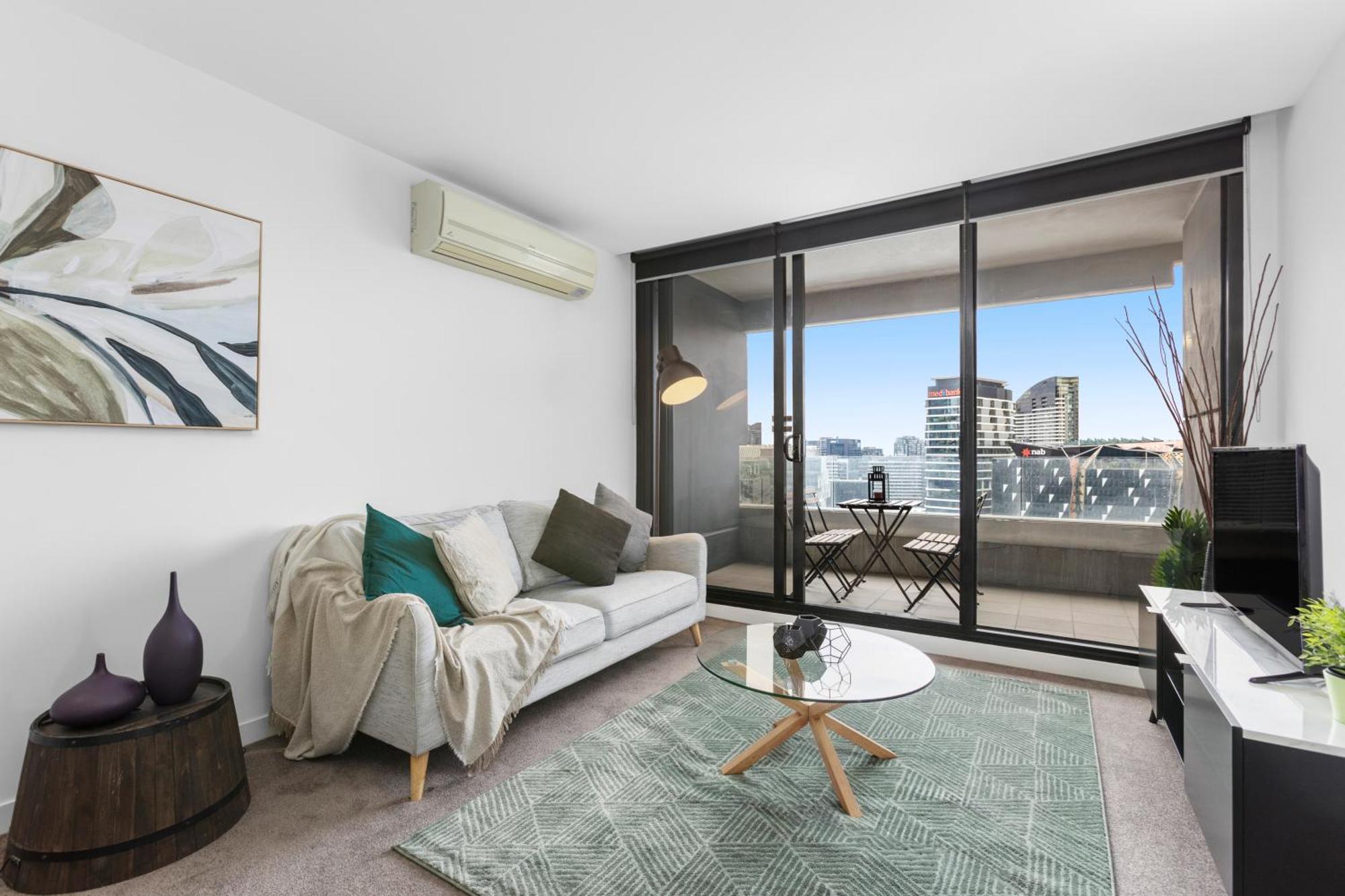 Complete Host Neo Apartments Melbourne Room photo